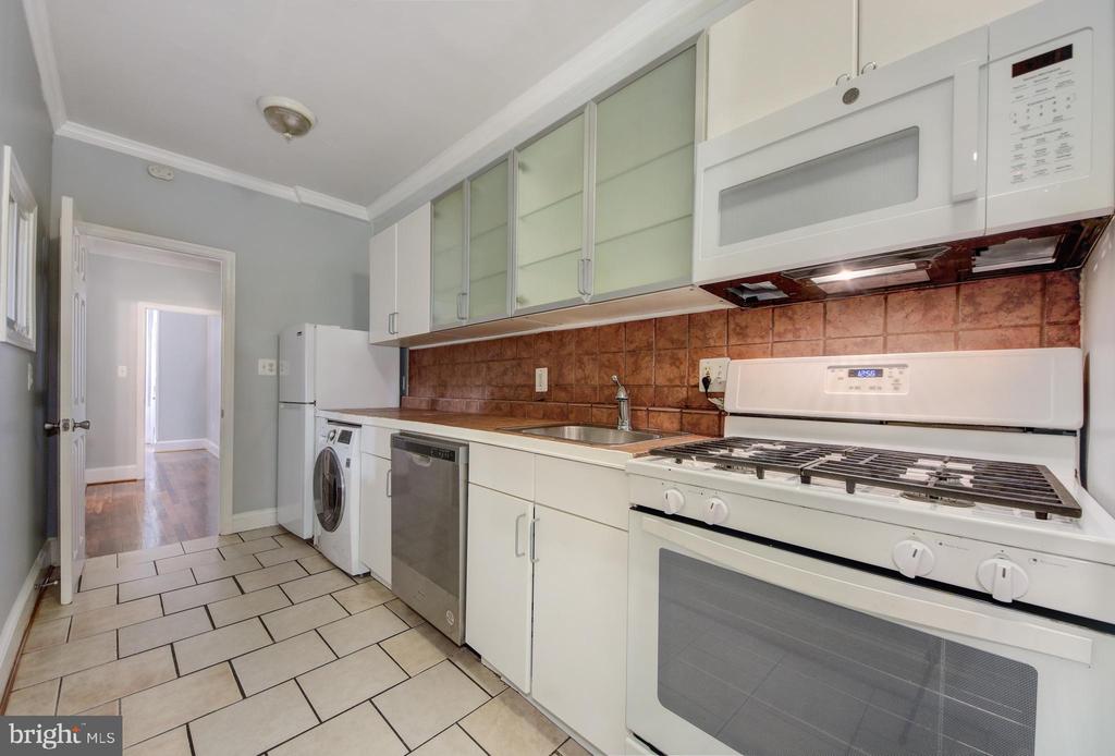 1602 ISHERWOOD STREET NE Unit: 2