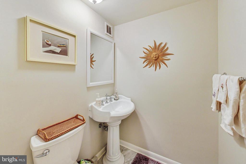 4100 CATHEDRAL AVENUE NW Unit: 604