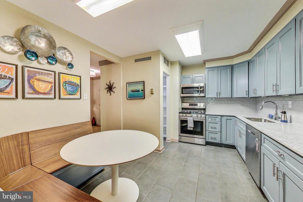 4100 CATHEDRAL AVENUE NW Unit: 604