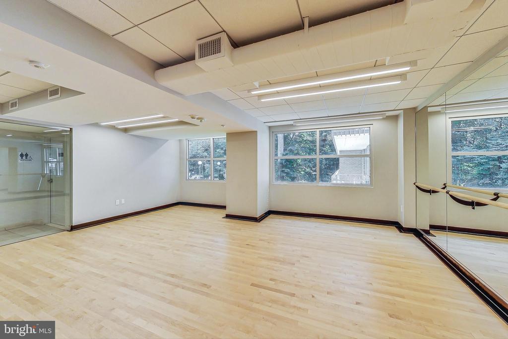 4100 CATHEDRAL AVENUE NW Unit: 604