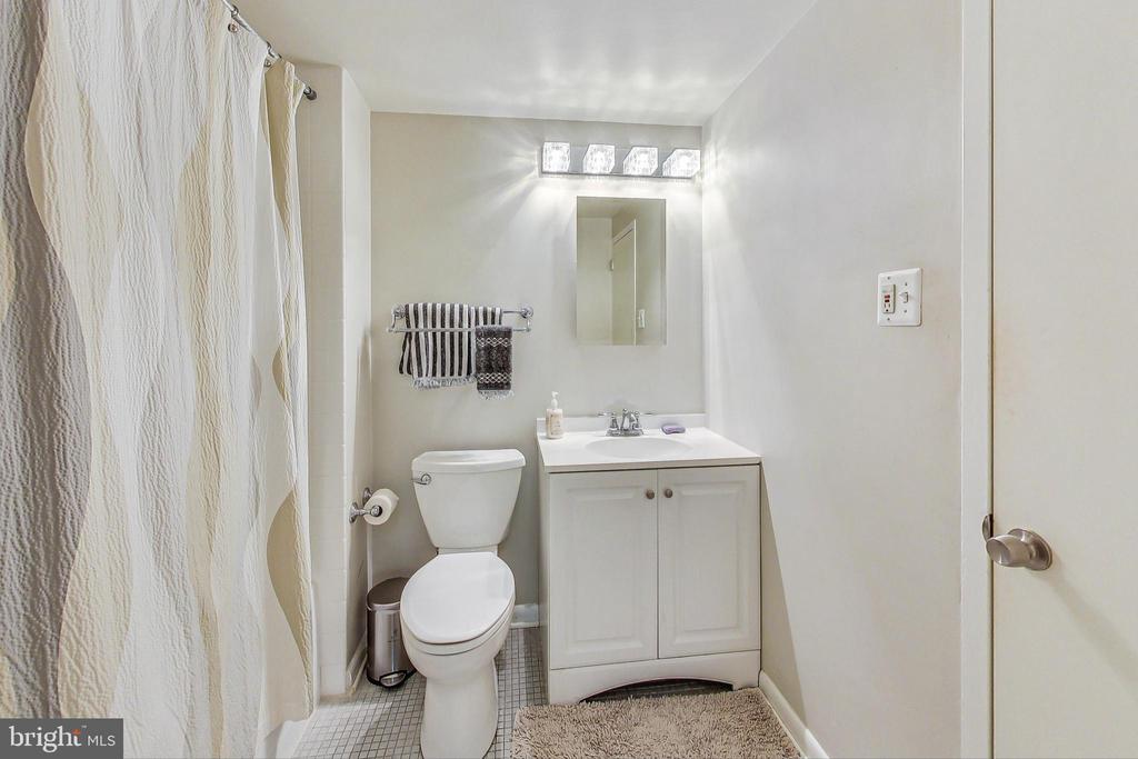 4100 CATHEDRAL AVENUE NW Unit: 604