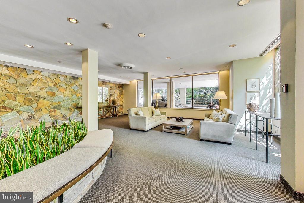4100 CATHEDRAL AVENUE NW Unit: 604