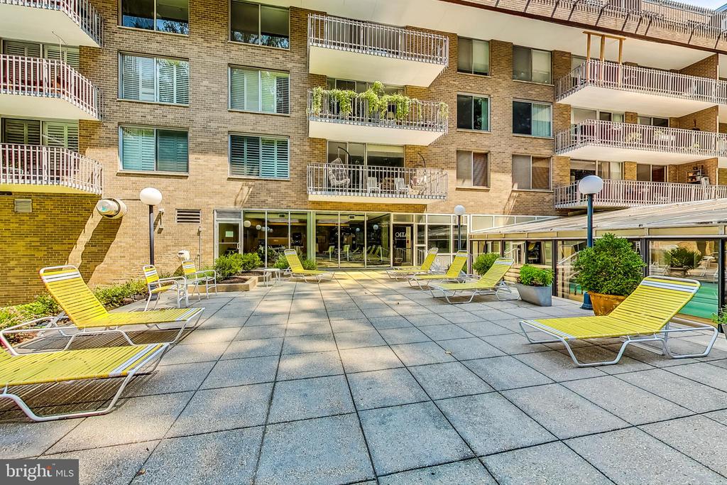 4100 CATHEDRAL AVENUE NW Unit: 604
