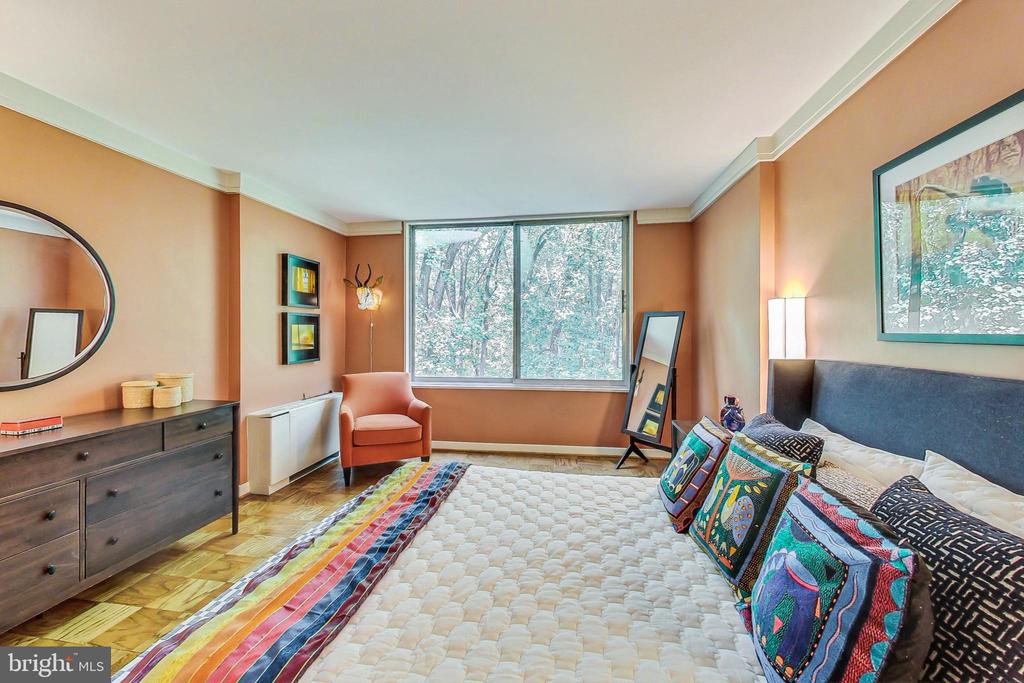 4100 CATHEDRAL AVENUE NW Unit: 604