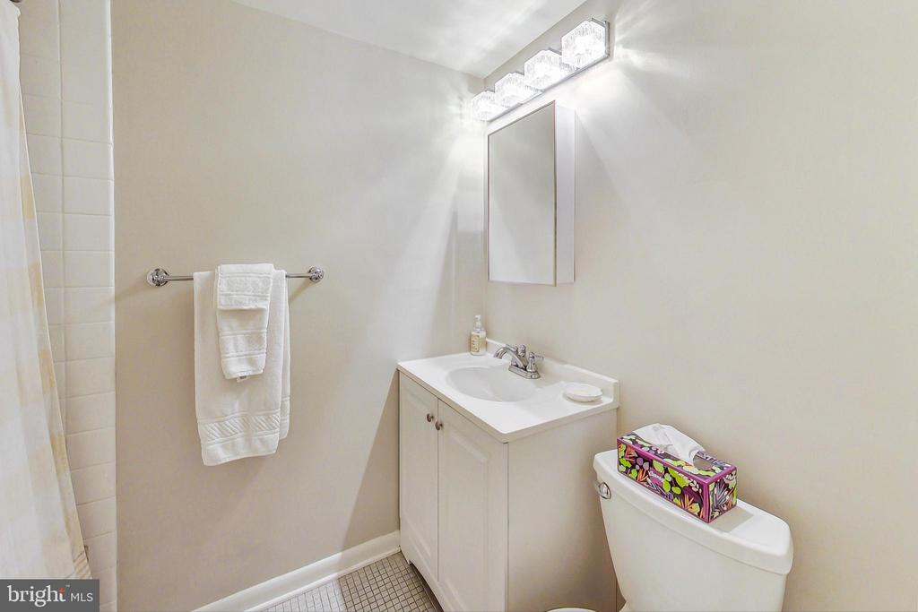 4100 CATHEDRAL AVENUE NW Unit: 604