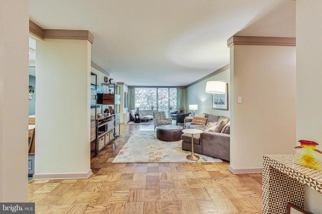 4100 CATHEDRAL AVENUE NW Unit: 604