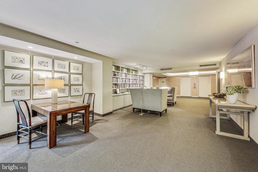4100 CATHEDRAL AVENUE NW Unit: 604