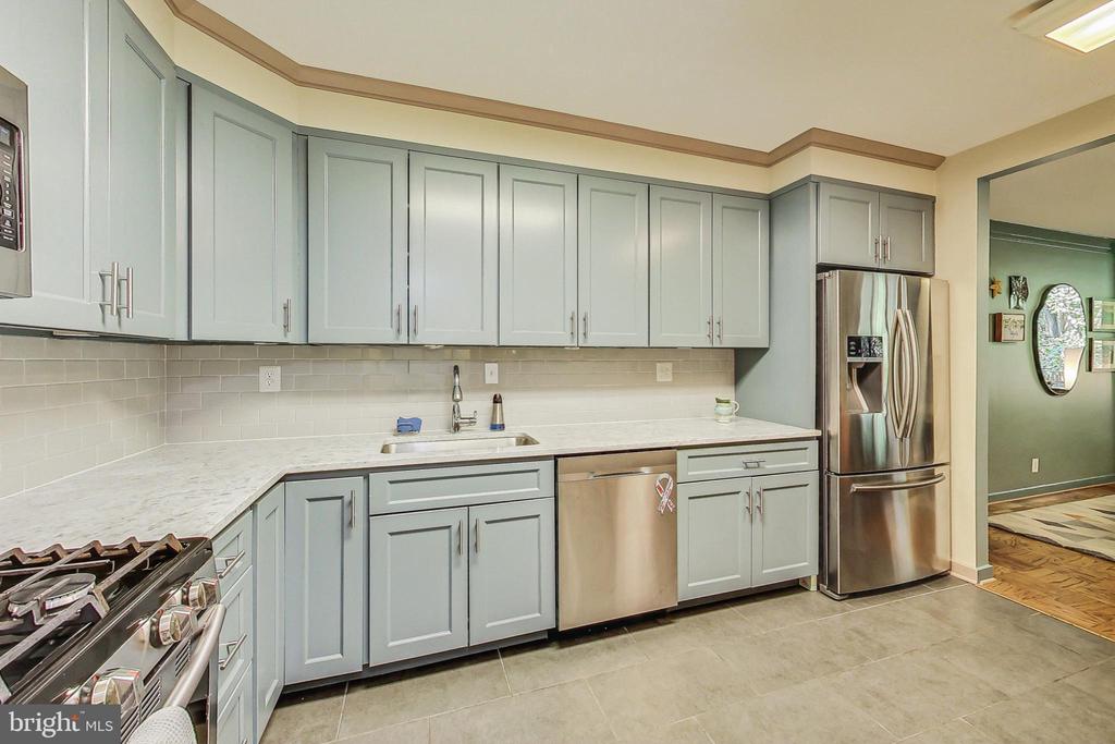 4100 CATHEDRAL AVENUE NW Unit: 604