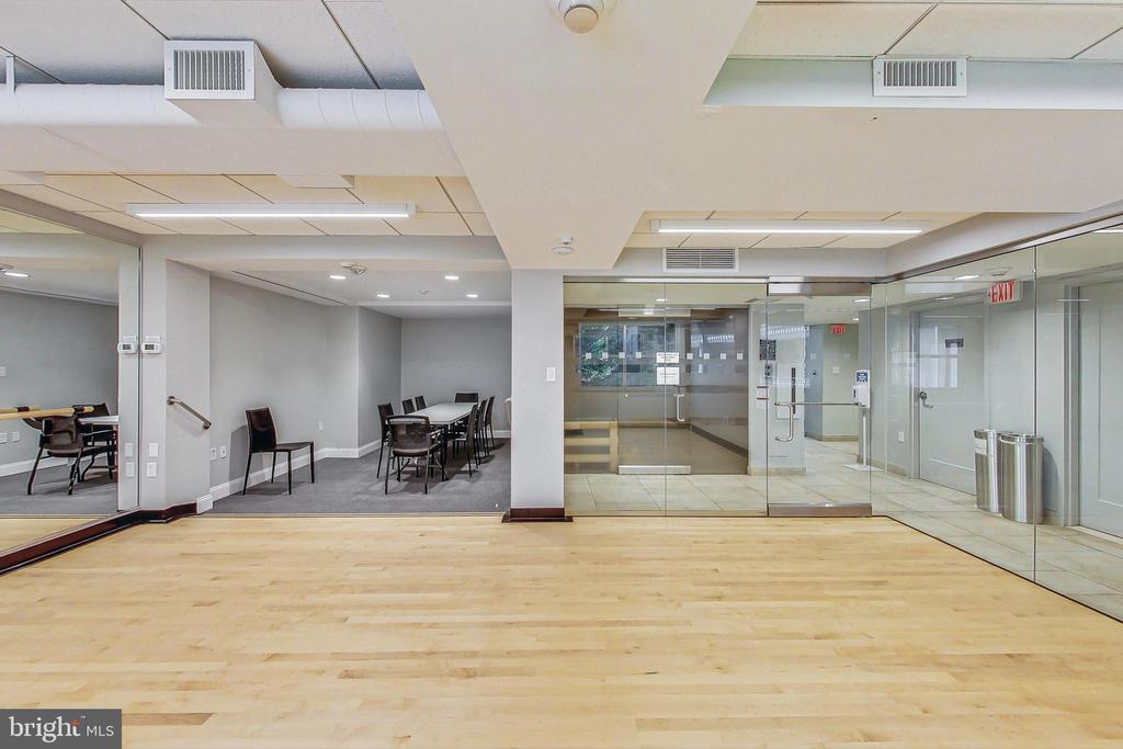 4100 CATHEDRAL AVENUE NW Unit: 604