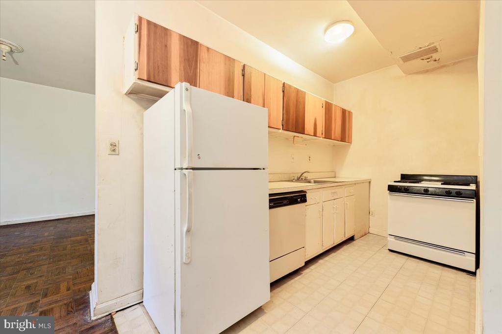 2325 42ND STREET NW Unit: 109