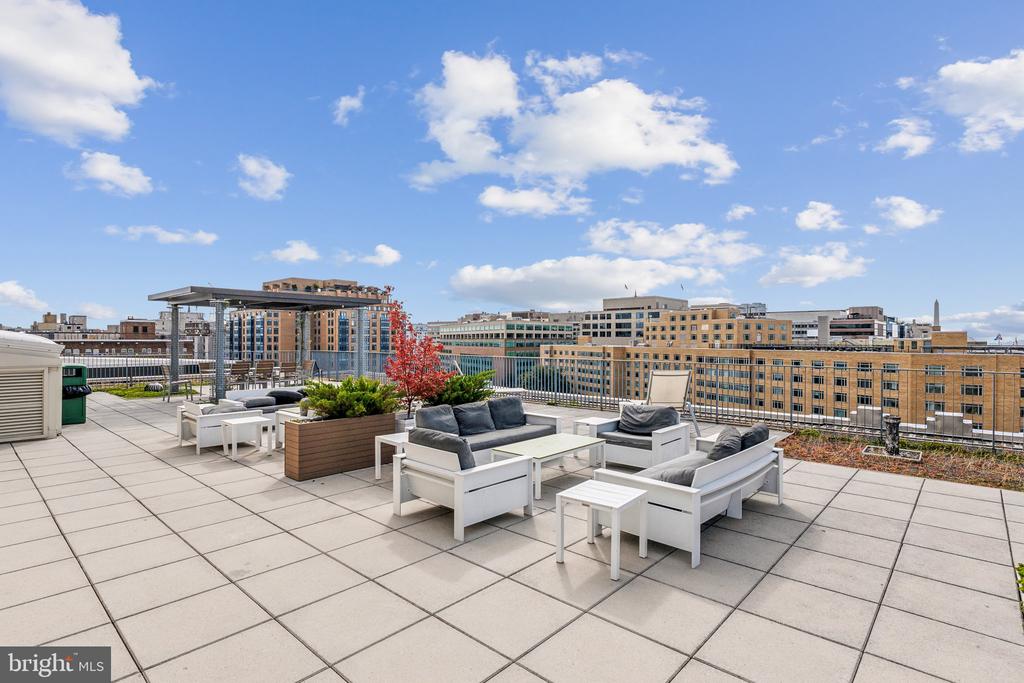 1 SCOTT CIRCLE NW Unit: 721