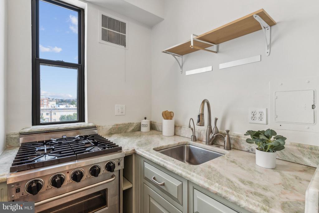 1 SCOTT CIRCLE NW Unit: 721