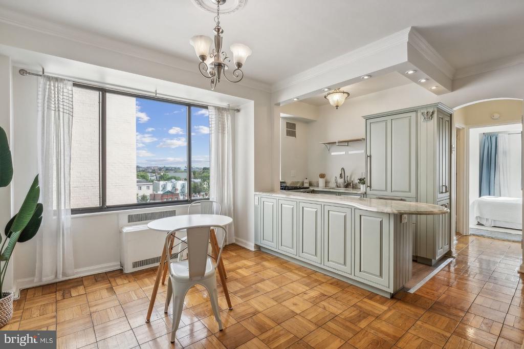1 SCOTT CIRCLE NW Unit: 721