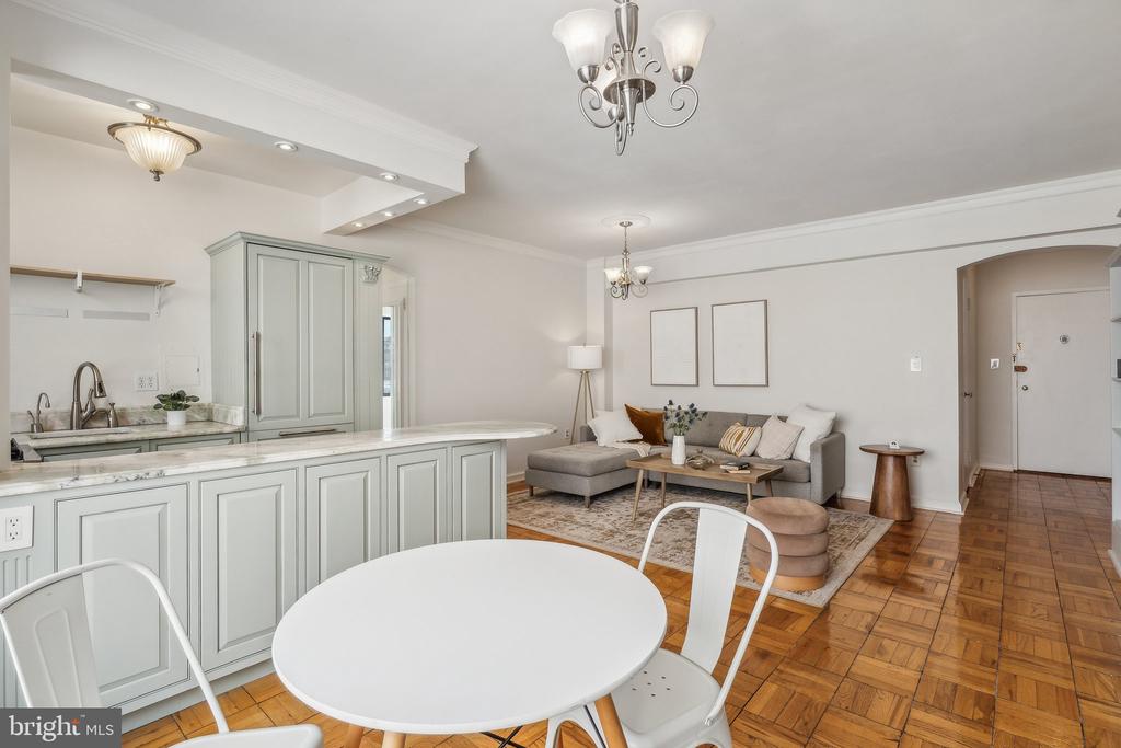 1 SCOTT CIRCLE NW Unit: 721