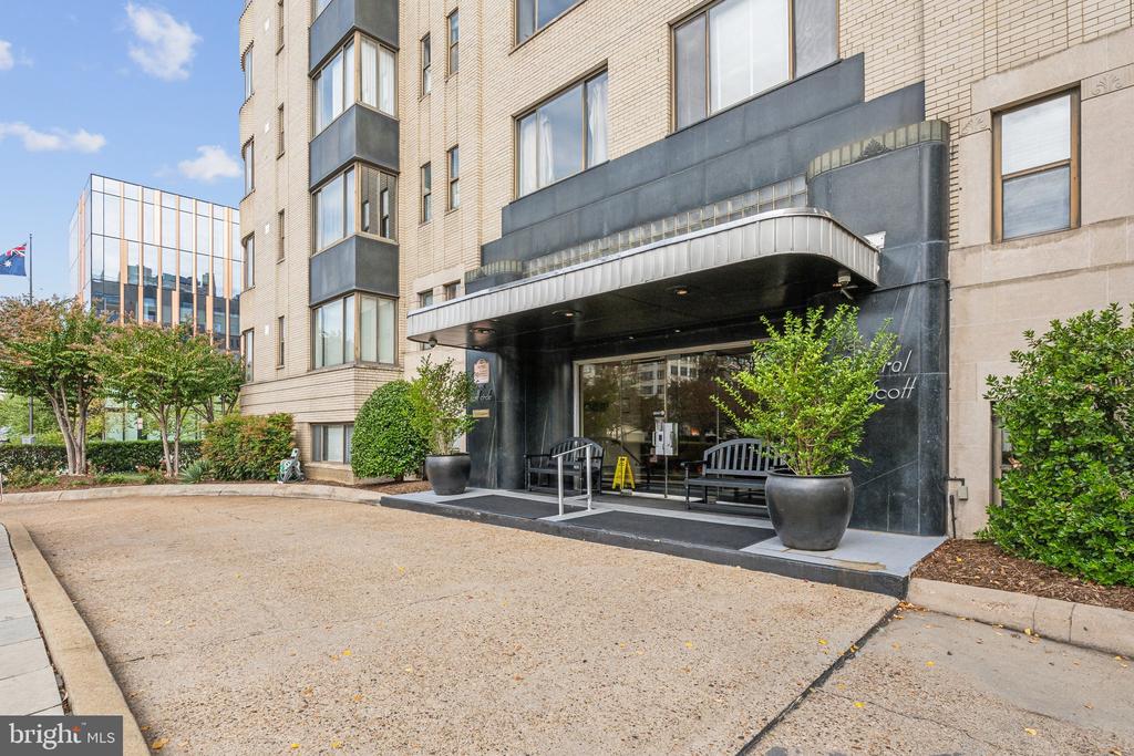 1 SCOTT CIRCLE NW Unit: 721