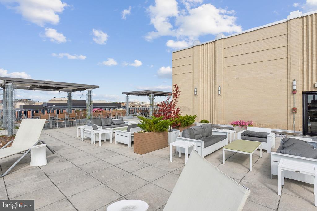 1 SCOTT CIRCLE NW Unit: 721