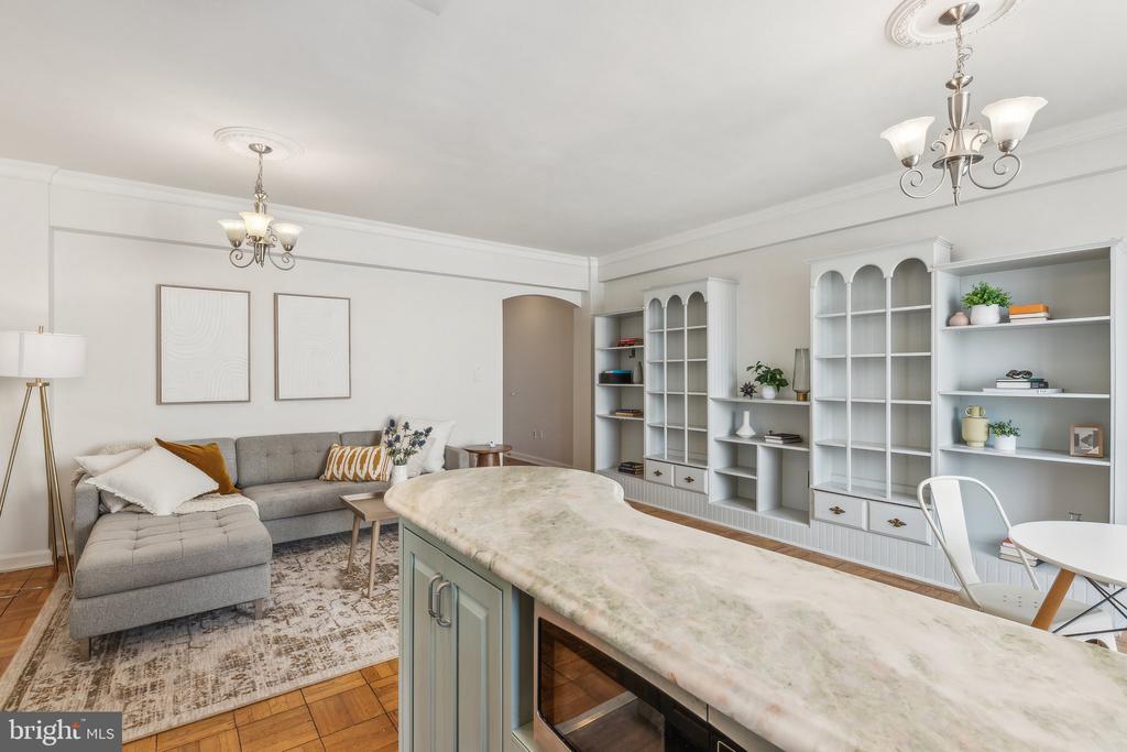 1 SCOTT CIRCLE NW Unit: 721