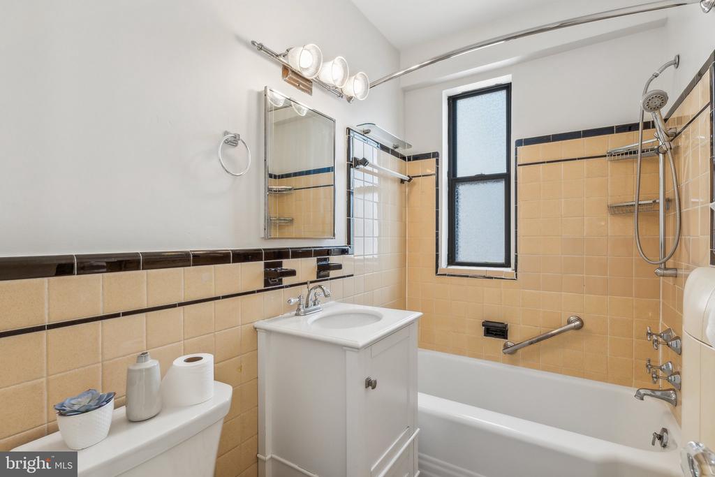 1 SCOTT CIRCLE NW Unit: 721