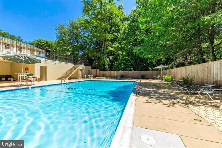 3205 SUTTON PLACE NW Unit: A