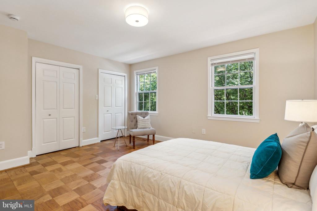3205 SUTTON PLACE NW Unit: A