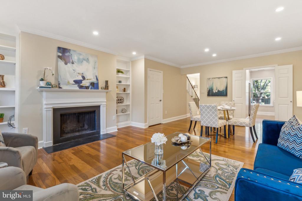 3205 SUTTON PLACE NW Unit: A