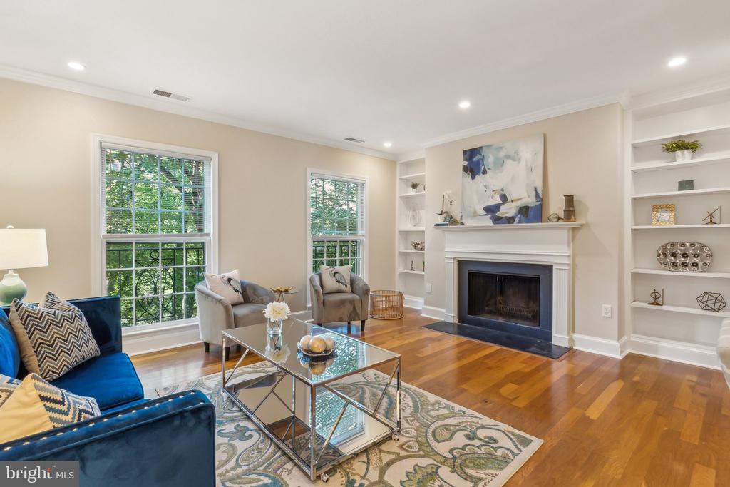 3205 SUTTON PLACE NW Unit: A