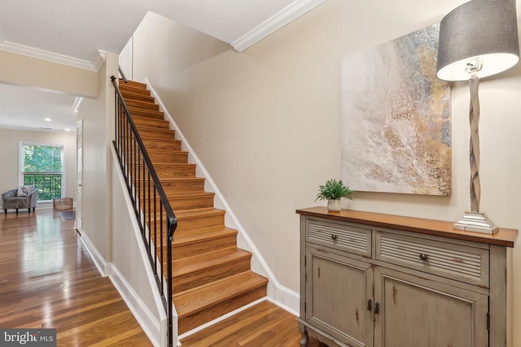 3205 SUTTON PLACE NW Unit: A