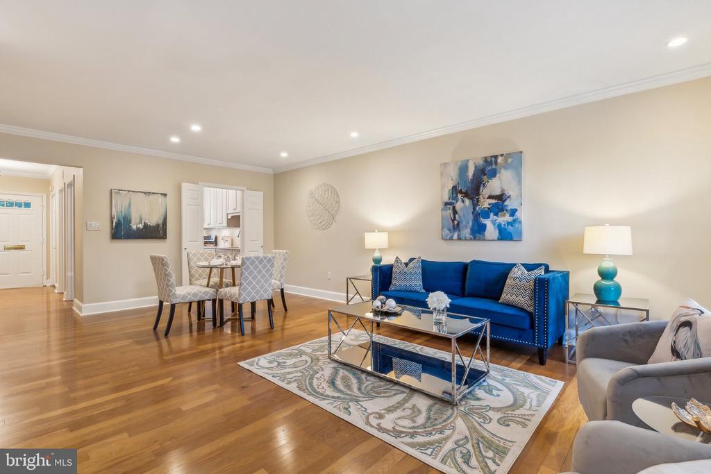 3205 SUTTON PLACE NW Unit: A