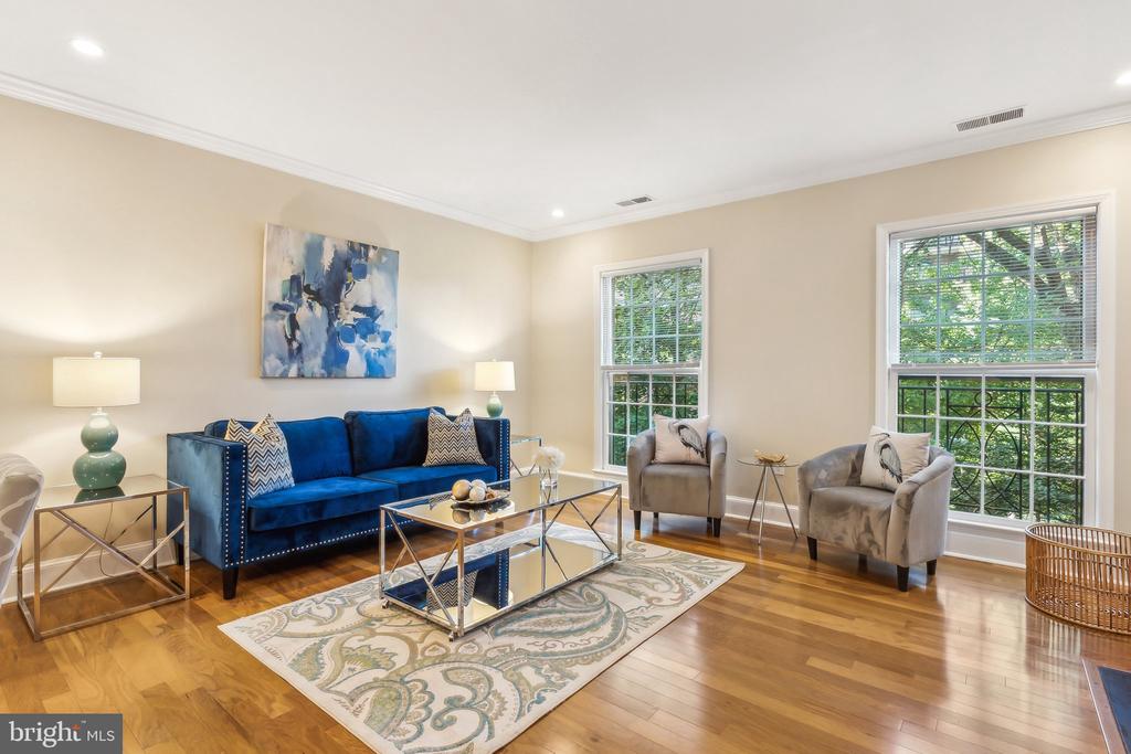 3205 SUTTON PLACE NW Unit: A