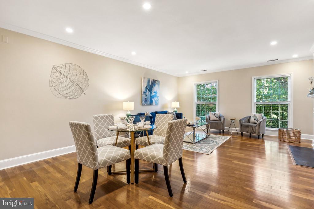 3205 SUTTON PLACE NW Unit: A