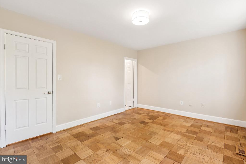 3205 SUTTON PLACE NW Unit: A