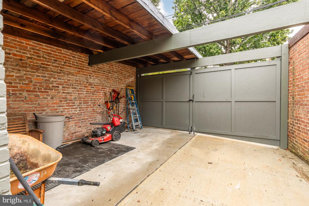 1511 VARNUM STREET NW