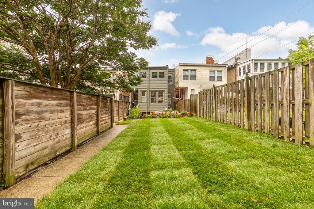 1511 VARNUM STREET NW