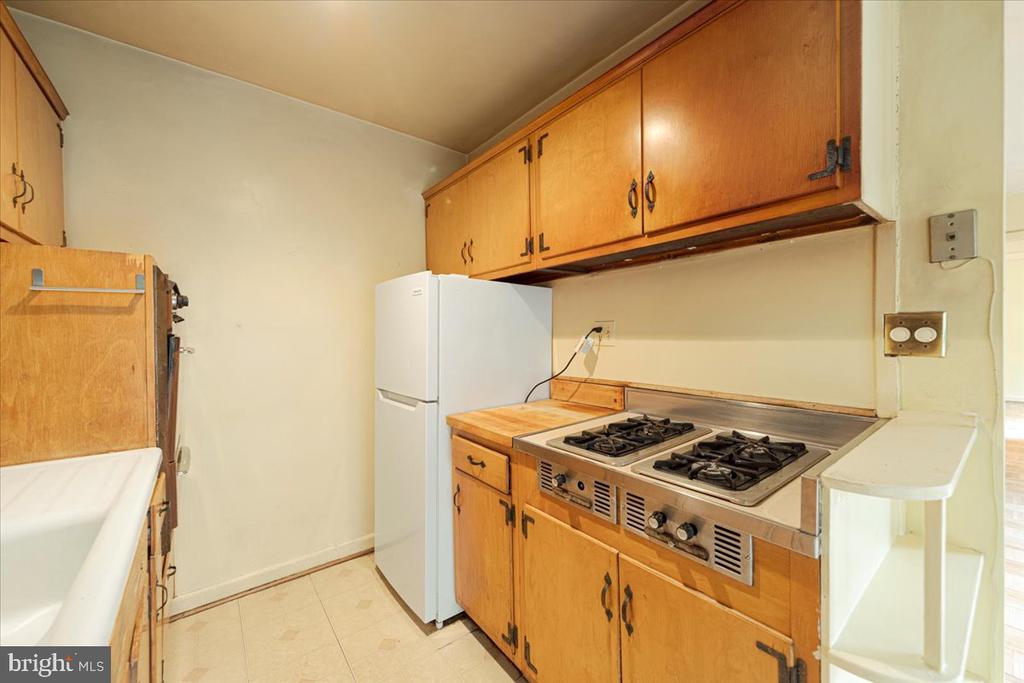 2325 42ND STREET NW Unit: 404