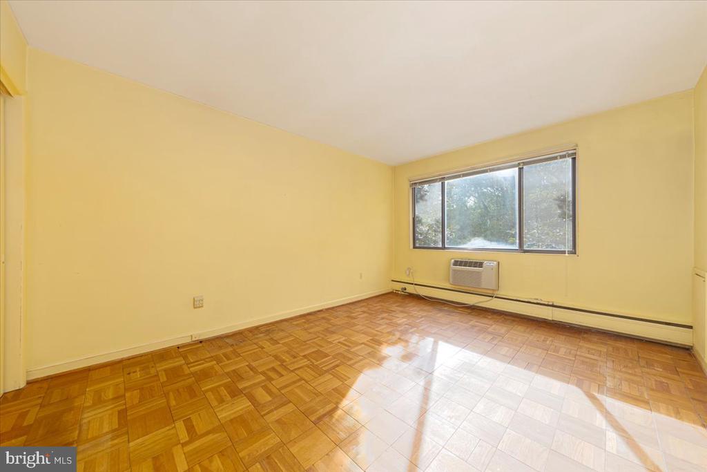 2325 42ND STREET NW Unit: 404