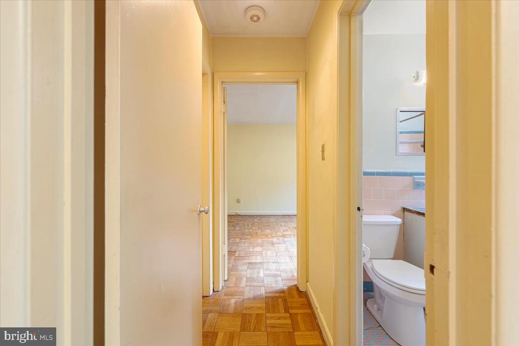 2325 42ND STREET NW Unit: 404
