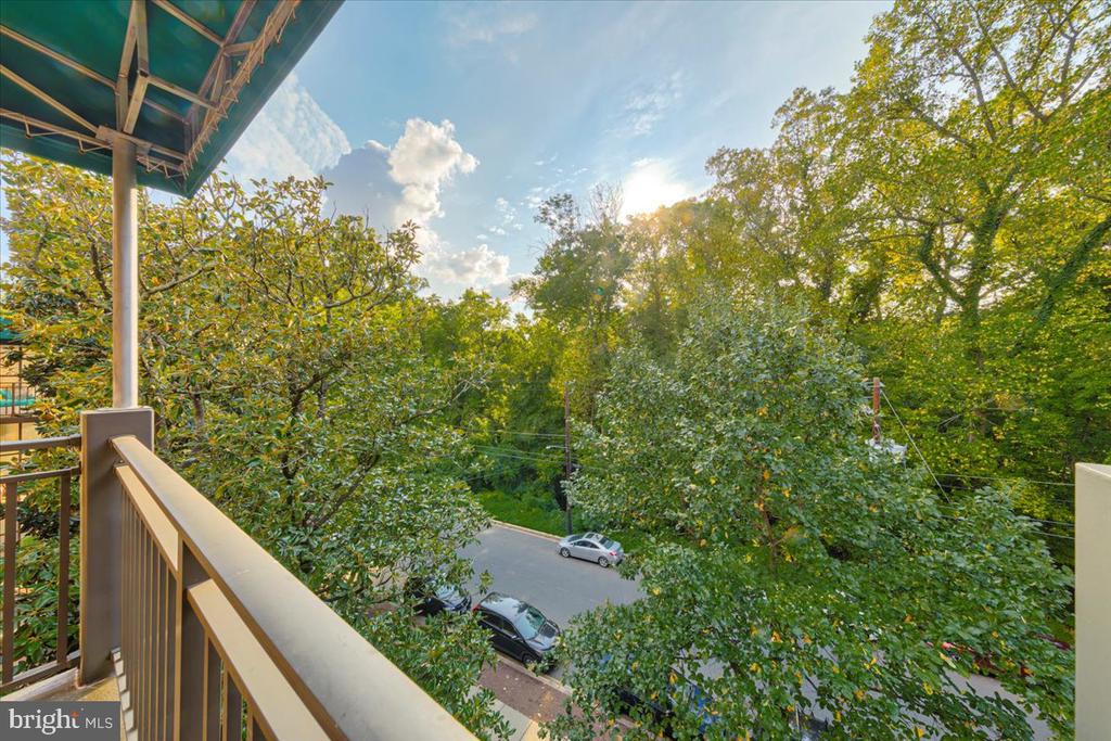 2325 42ND STREET NW Unit: 404
