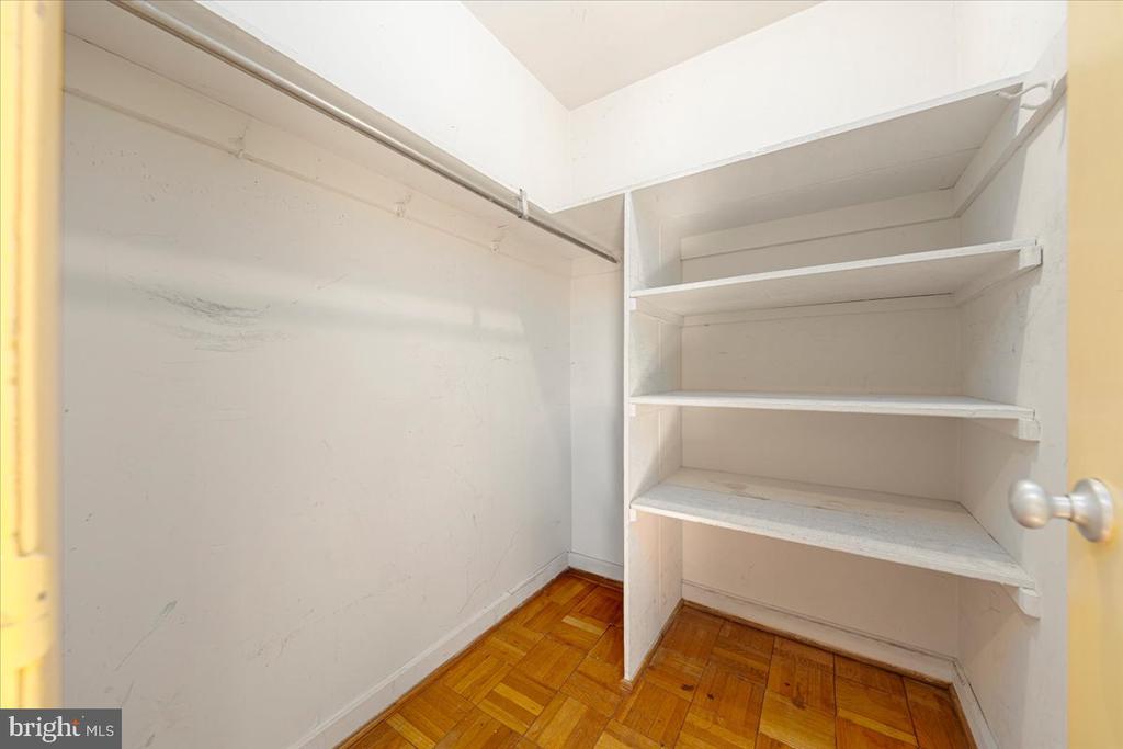 2325 42ND STREET NW Unit: 404