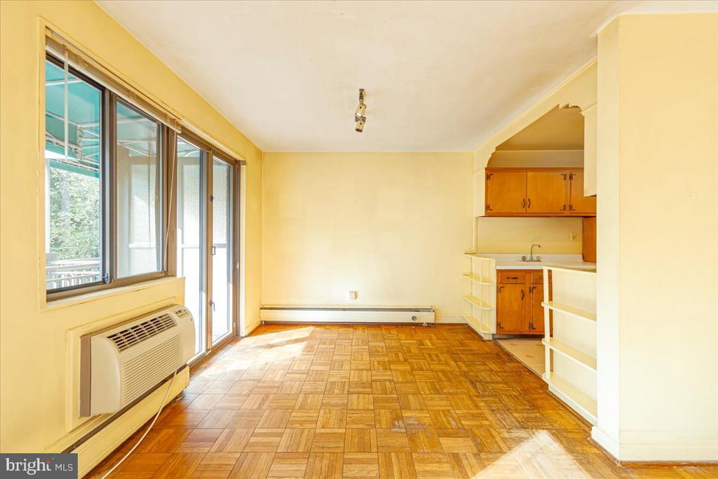 2325 42ND STREET NW Unit: 404