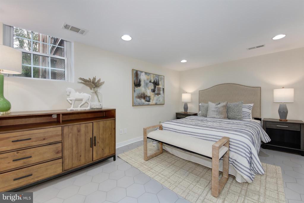 2731 ORDWAY STREET NW Unit: 2