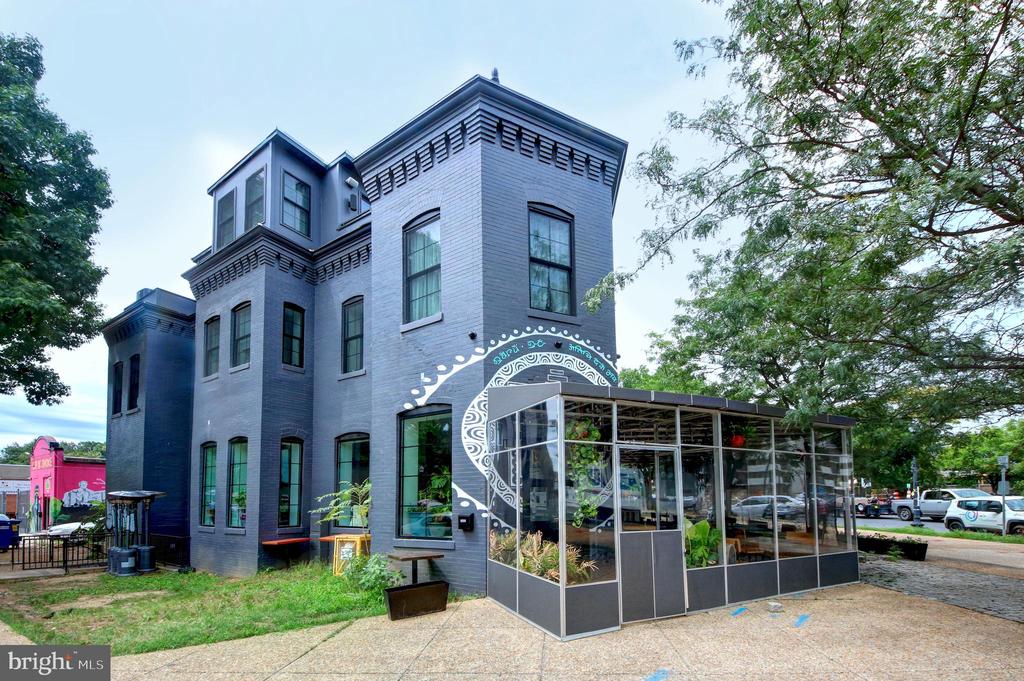 213 WARREN STREET NE