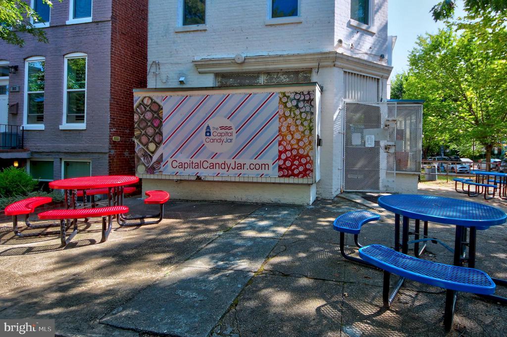 213 WARREN STREET NE