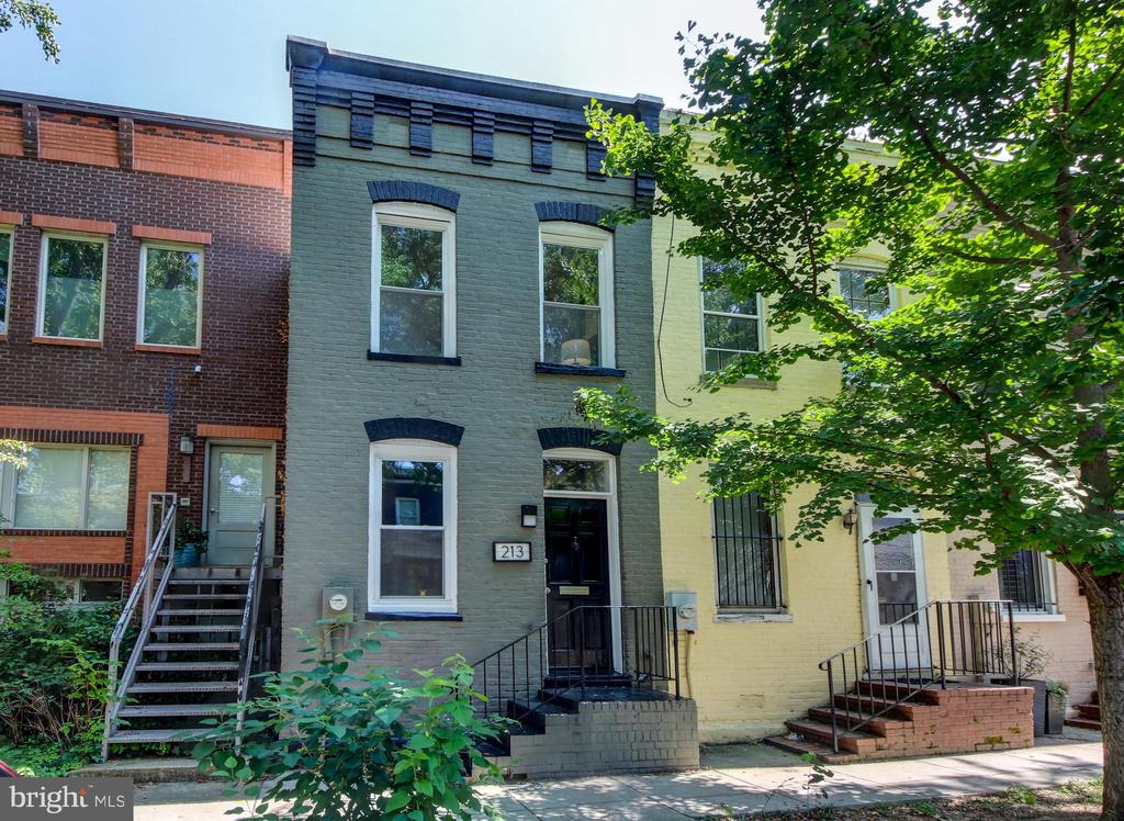 213 WARREN STREET NE