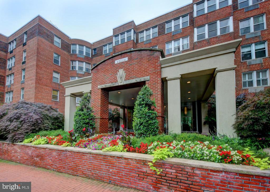 2500 Q STREET NW Unit: 238