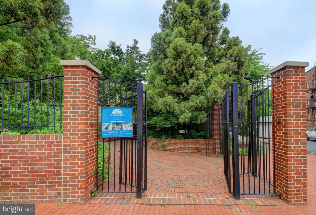 2500 Q STREET NW Unit: 238