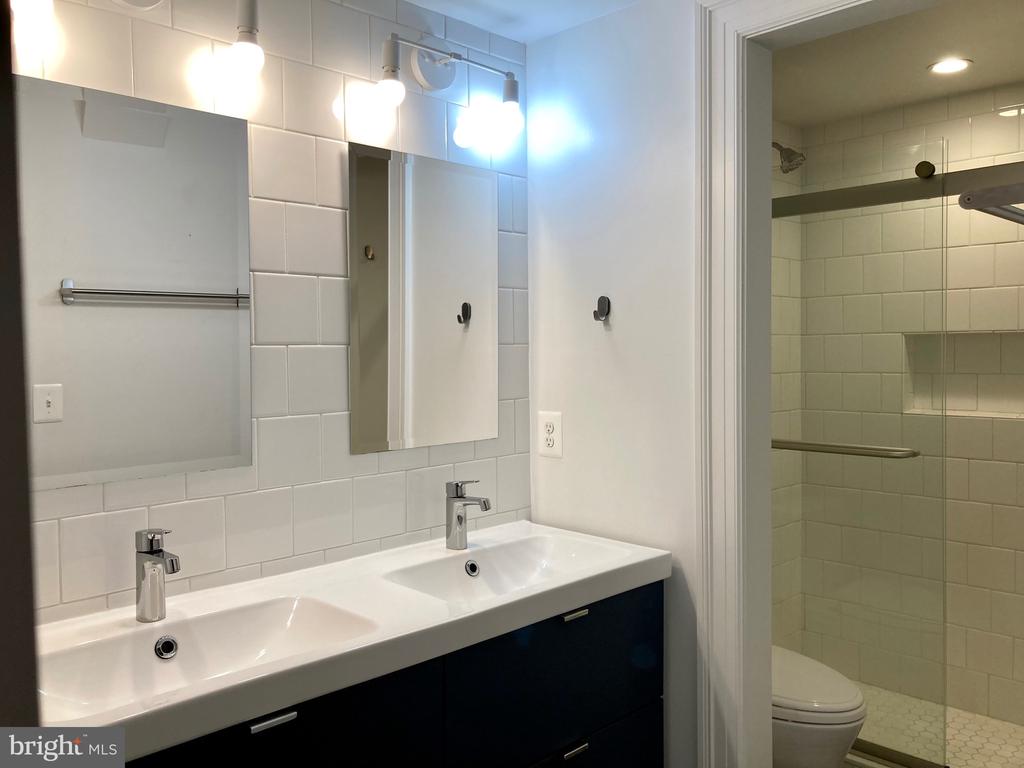 520 BUTTERNUT STREET NW Unit: 2