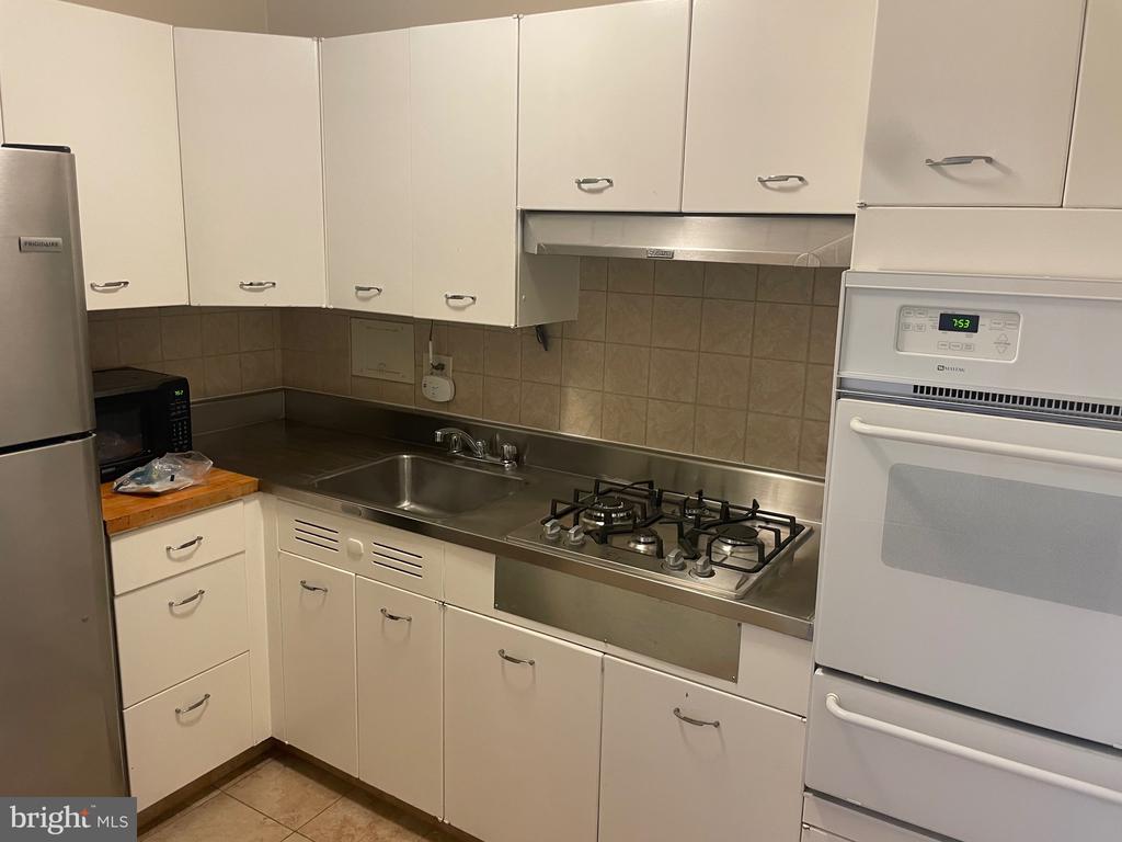 2401 H STREET NW Unit: 903