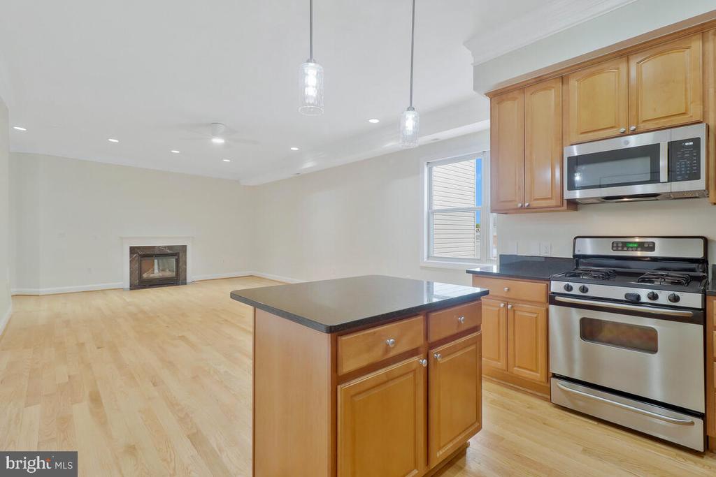 1300 TAYLOR STREET NW Unit: 303