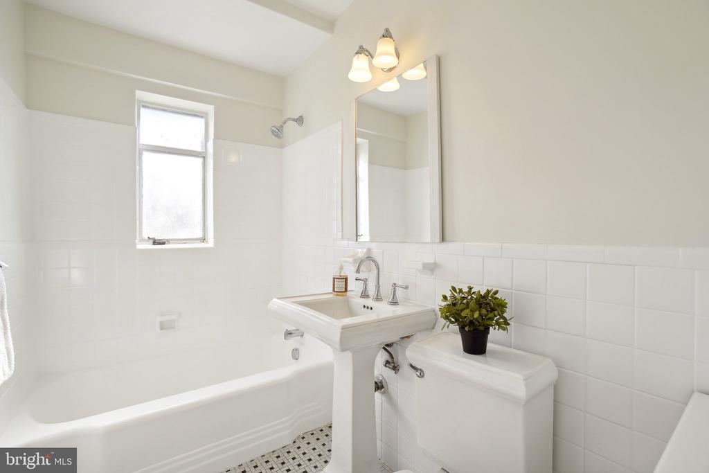 2500 Q STREET NW Unit: 123
