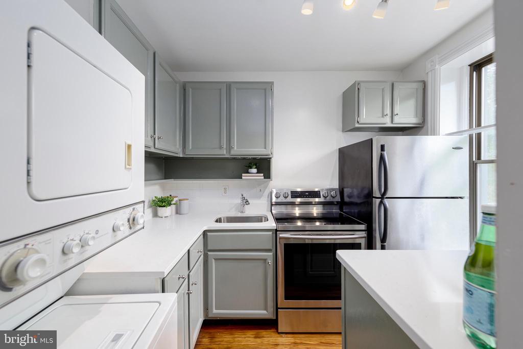 2510 CLIFFBOURNE PLACE NW Unit: 201
